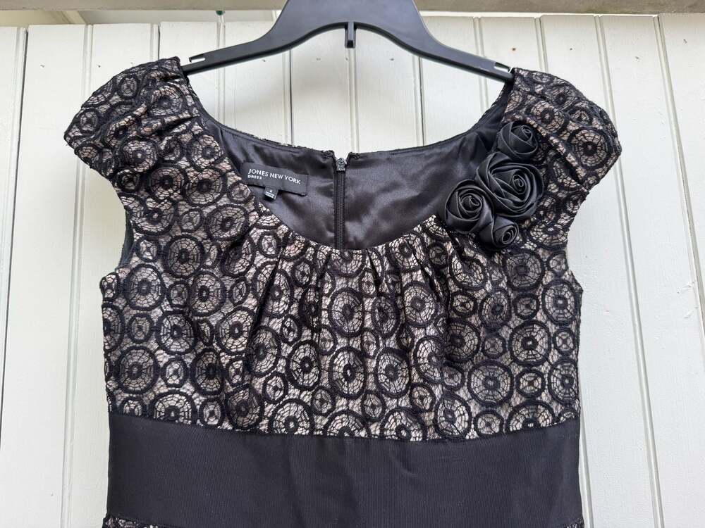 Jones New York Black Lace Overlay Dress Size 6 - Picture 4 of 9